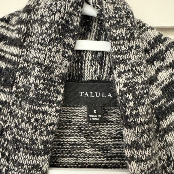 Aritzia Cashmere Talula Wool Oversized Cardigan Womens Small Angora Rabbit Hair - Picture 2 of 6